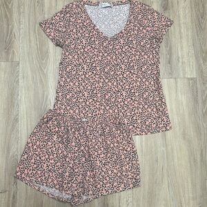 Jules & James Boutique Pink and Black Leopard Print Lounge Set.  Size Small